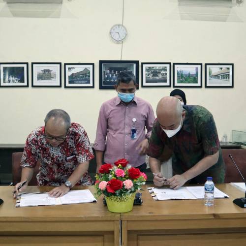 PT Riset Perkebunan Nusantara (RPN) dan PT ESRI Indonesia Tandatangani Kerjasama: Monitoring Kelapa Sawit Berbasis GIS.